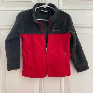 Boys (or girls) 3T Red & Gray Columbia jacket in good condition.